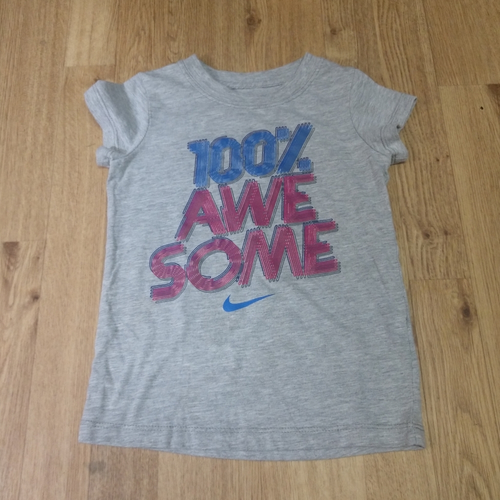 Nike size 4 gray short sleeve shirt